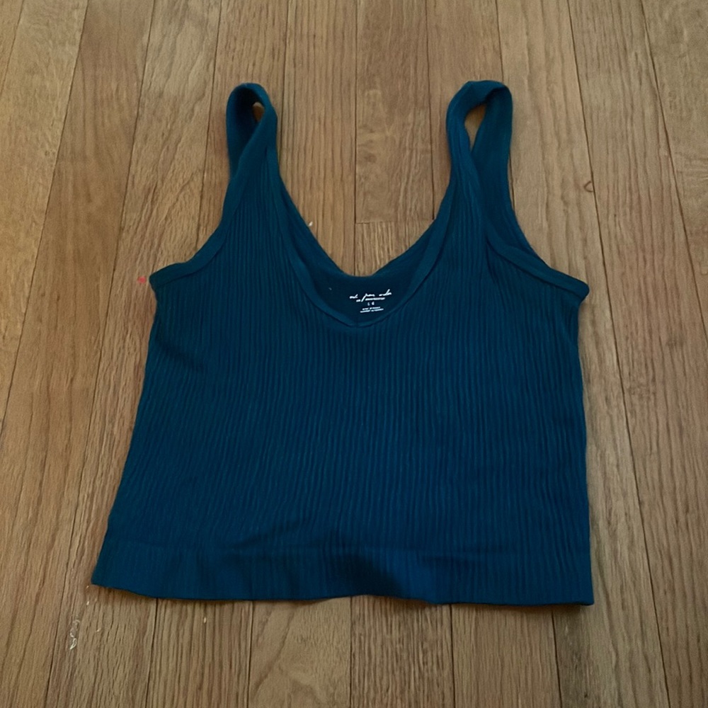 3/$15 ⭐️ Urban outfitters soft tank